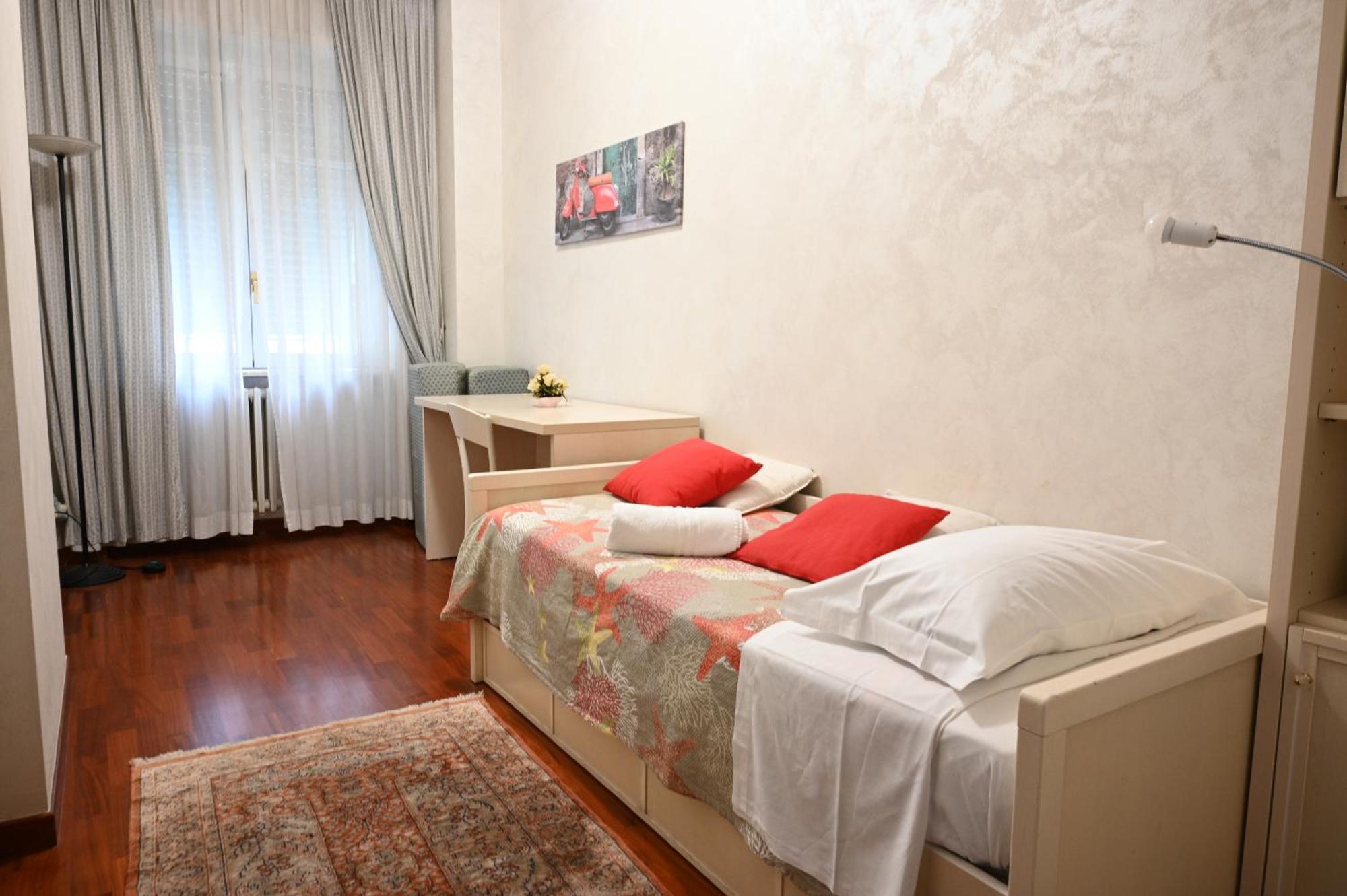 Marco'S Apartment Colosseum Rome Exterior photo